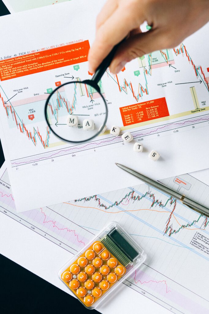 Financial market analysis illustrating rupiah exchange rate outlook 2026 amid Bank Indonesia policy support and global pressure