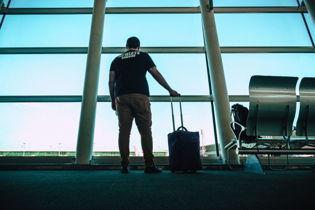 Airport vs. City Money Changer – Traveler Guide