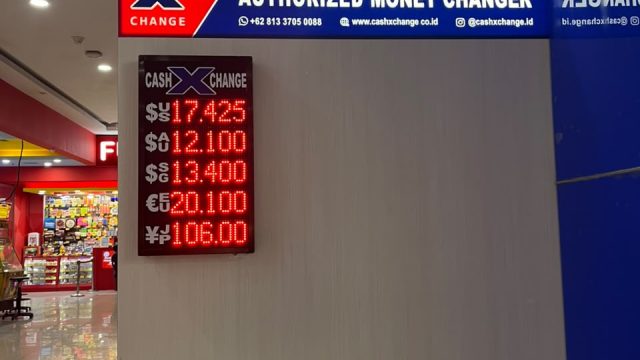 Cash X Change authorized money changer storefront in Lippo Plaza, Kupang